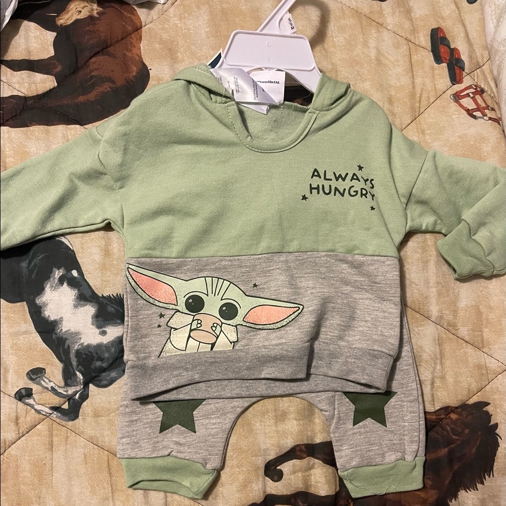 Baby Yoda “The Child” two piece outfit NWT 6/9 months